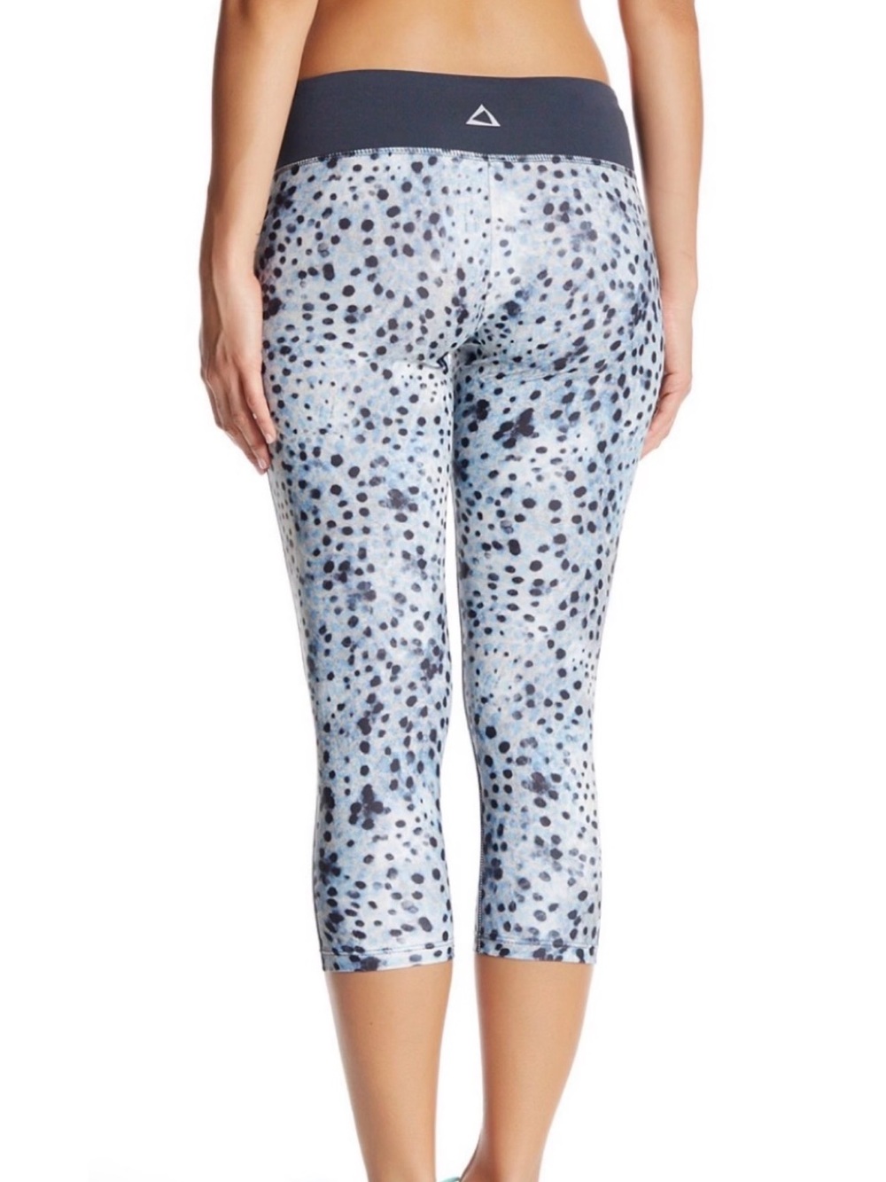 PRISMSPORT blue and white snow leopard print capri leggings